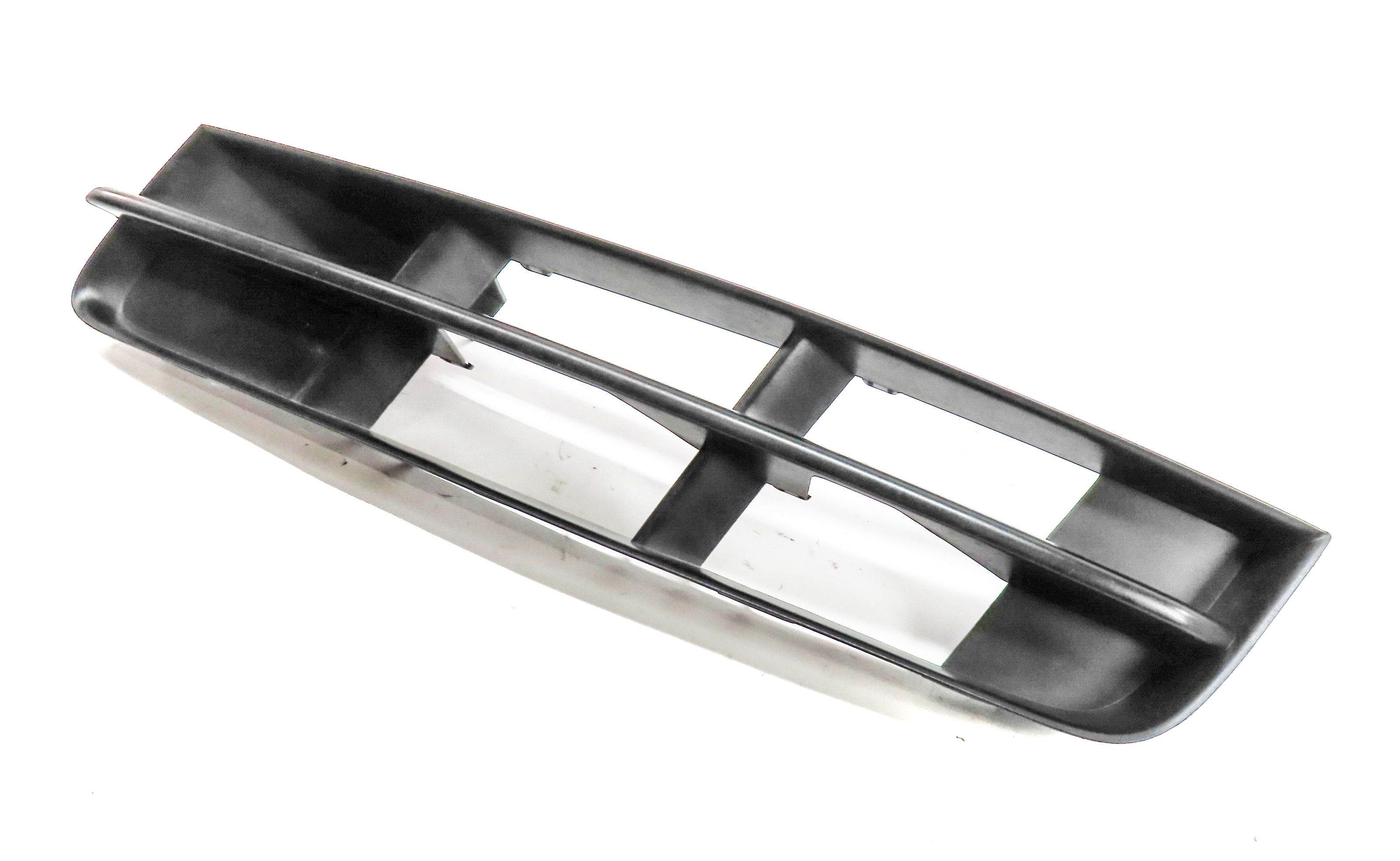 2011 AUDI Q7 (4L) FRONT LEFT DRIVER LOWER BUMPER AIR VENT GRILLE END — exact item pictured